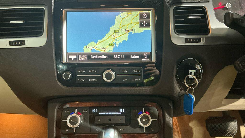 Used Volkswagen Touareg 2011 for sale - 77202773: Photo 10