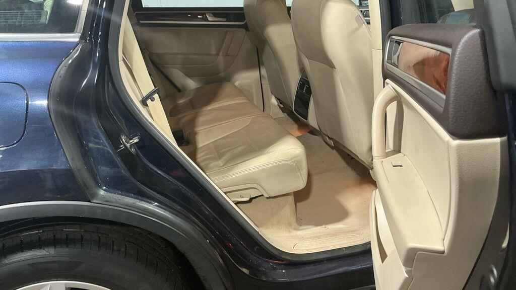 Used Volkswagen Touareg 2011 for sale - 77202773: Photo 7