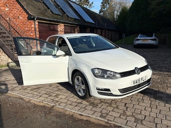 Used Volkswagen Golf 2015 for sale - 77280000: Photo