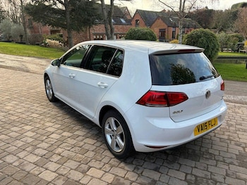 Used Volkswagen Golf 2015 for sale - 77280000: Photo