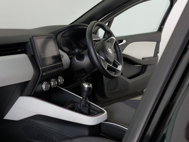 Used Renault Clio 2023 for sale - 77832400: Photo 11