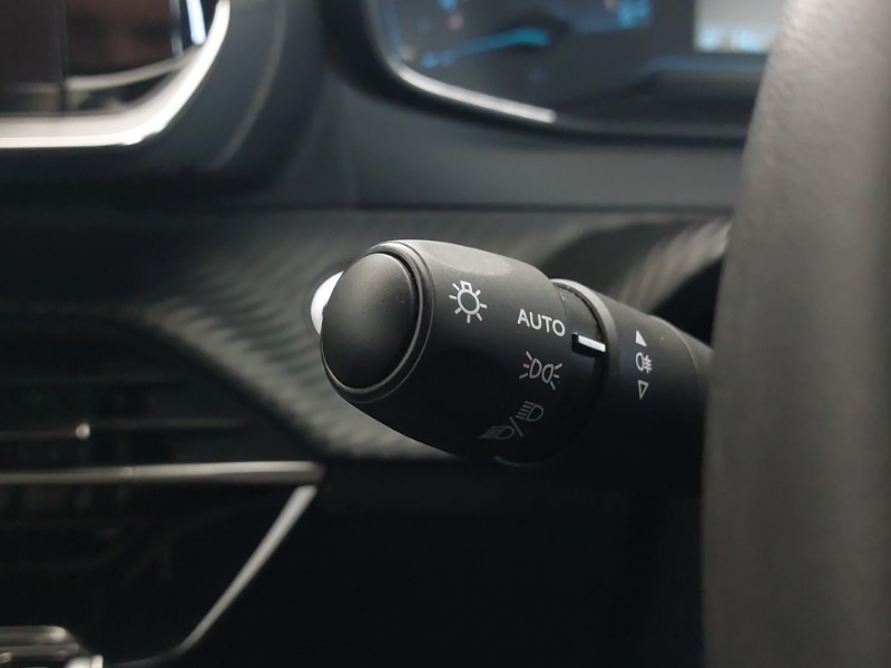 Used Peugeot 2008 2023 for sale - 76834210: Photo 15