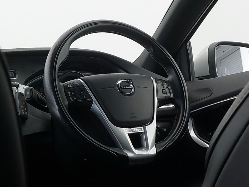 Used Volvo V40 2019 for sale - 77031881: Photo 10