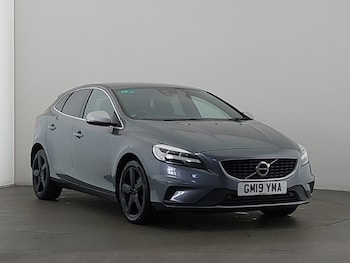 Used Volvo V40 2019 for sale - 77031881: Photo