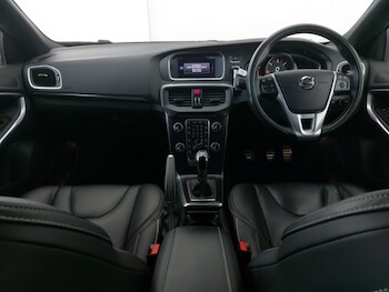 Used Volvo V40 2019 for sale - 77031881: Photo