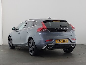 Used Volvo V40 2019 for sale - 77031881: Photo