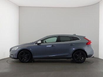 Used Volvo V40 2019 for sale - 77031881: Photo