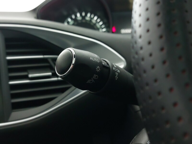 Used Peugeot 308 2017 for sale - 77568824: Photo 13