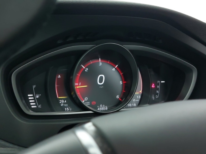 Used Volvo V40 2016 for sale - 76885419: Photo 15