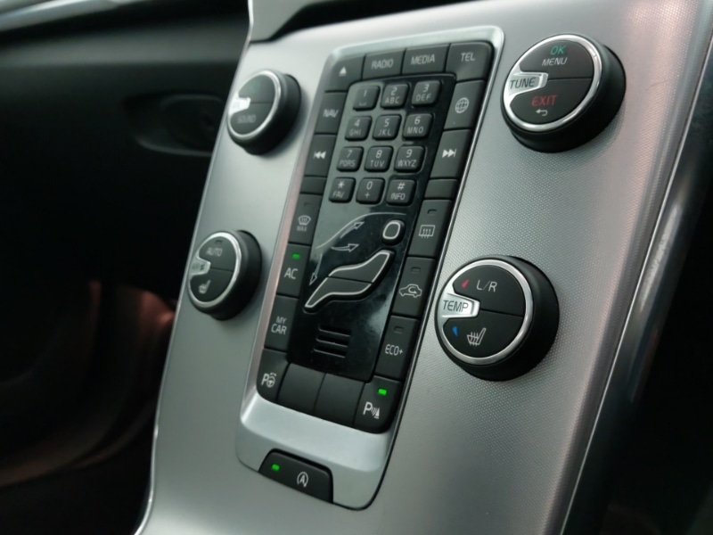 Used Volvo V40 2016 for sale - 76885419: Photo 16