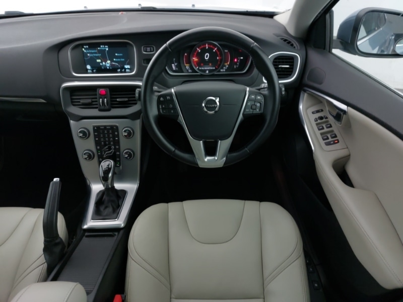 Used Volvo V40 2016 for sale - 76885419: Photo 7