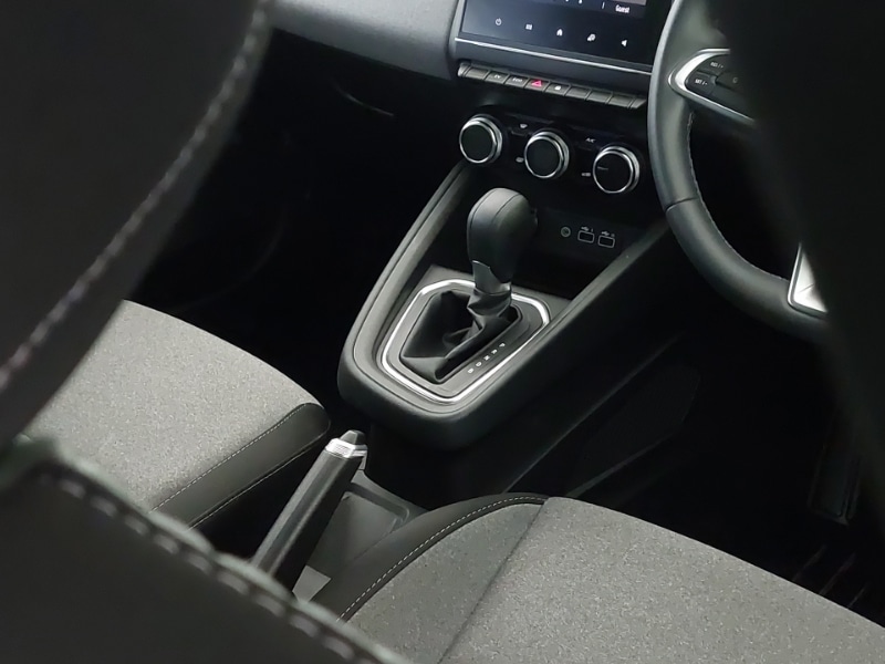 Used Renault Clio 2024 for sale - 77252082: Photo 11