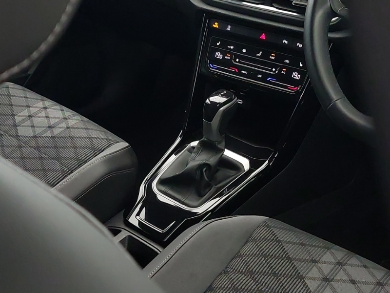 Used Volkswagen T-Roc 2024 for sale - 76362165: Photo 11