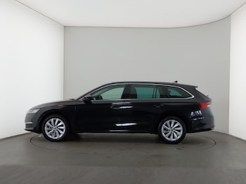 Used Skoda Octavia 2024 for sale - 76244308: Photo