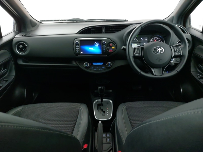 Used Toyota Yaris 2020 for sale - 77325033: Photo 2
