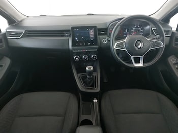 Used Renault Clio 2021 for sale - 76195228: Photo 2