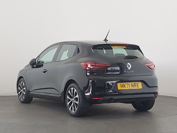 Used Renault Clio 2021 for sale - 76195228: Photo 3