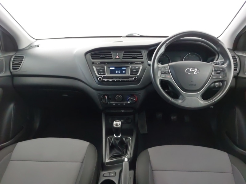 Used Hyundai i20 2017 for sale - 76465223: Photo 2