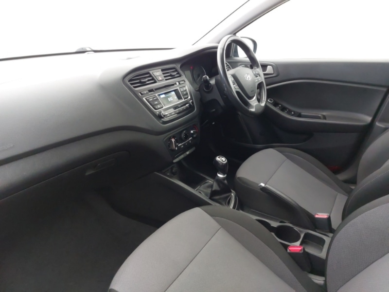 Used Hyundai i20 2017 for sale - 76465223: Photo 5