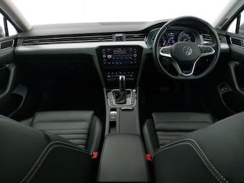 Used Volkswagen Passat 2022 for sale - 77644599: Photo