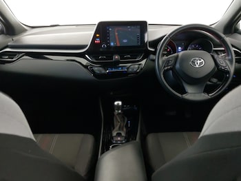 Used Toyota C-HR 2023 for sale - 78342484: Photo