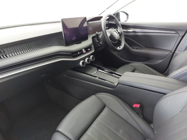 Used Skoda Superb 2024 for sale - 76103462: Photo 5