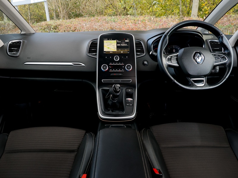 Used Renault Scenic 2017 for sale - 76543476: Photo 2