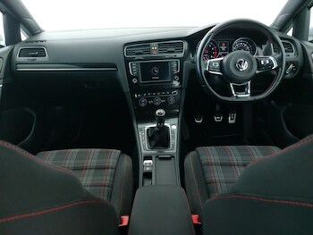 Used Volkswagen Golf 2015 for sale - 78522722: Photo