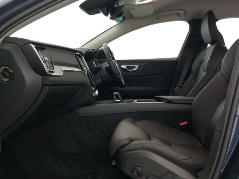 Used Volvo V60 2025 for sale - 77815389: Photo 5
