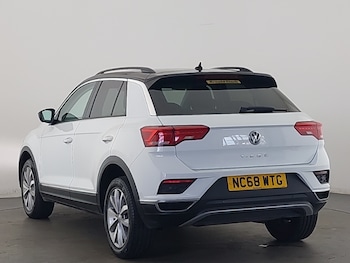 Used Volkswagen T-Roc 2019 for sale - 79538559: Photo