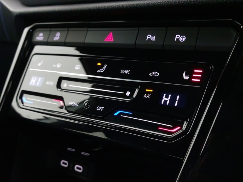 Used Volkswagen T-Roc 2025 for sale - 77105520: Photo 15