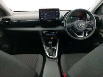 Used Toyota Yaris 2023 for sale - 79038028: Photo