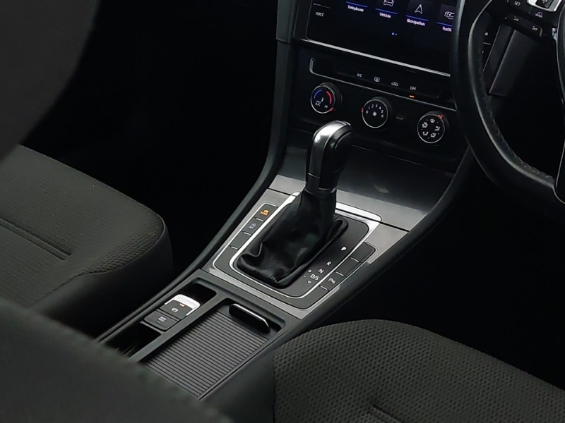 Used Volkswagen Golf 2018 for sale - 76450947: Photo 11