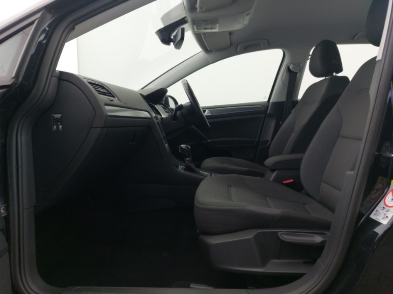 Used Volkswagen Golf 2018 for sale - 76450947: Photo 5