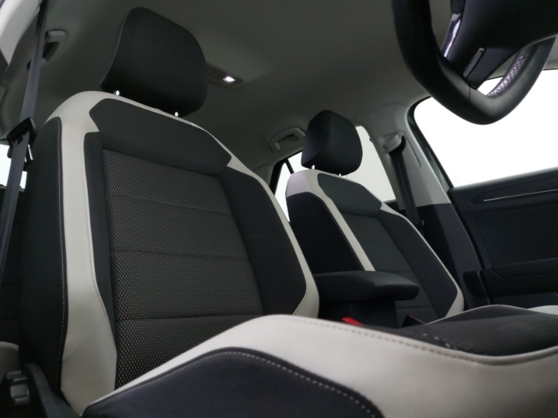 Used Volkswagen T-Roc 2019 for sale - 76613997: Photo 12