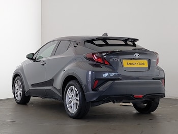 Used Toyota C-HR 2021 for sale - 79078078: Photo