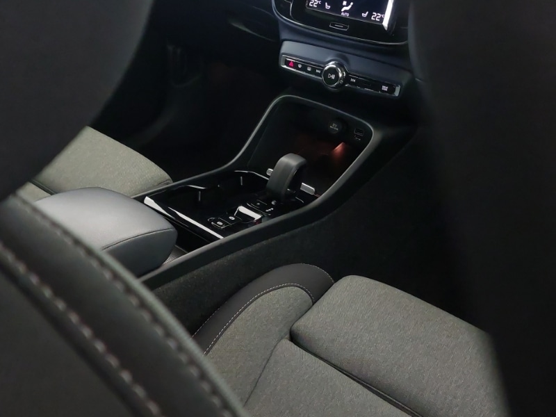 Used Volvo XC40 2023 for sale - 76052199: Photo 11