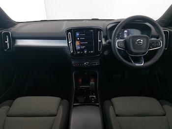 Used Volvo XC40 2023 for sale - 76052199: Photo 2