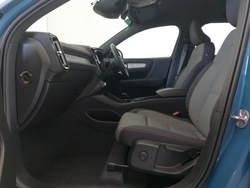 Used Volvo XC40 2023 for sale - 76052199: Photo 5