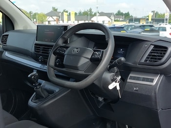 Used Vauxhall Vivaro 2024 for sale - 79420247: Photo