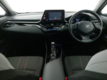 Used Toyota C-HR 2023 for sale - 77522602: Photo