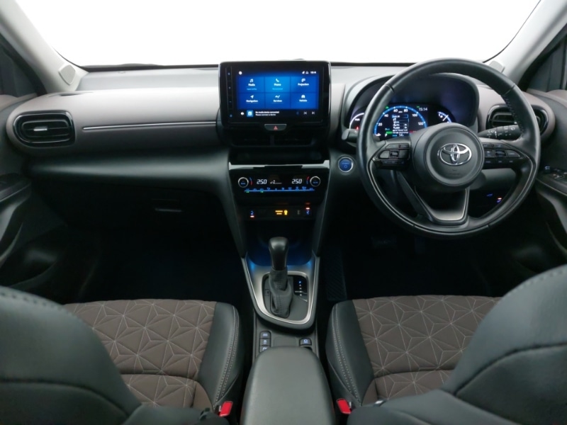 Used Toyota Yaris Cross 2022 for sale - 77652342: Photo 2