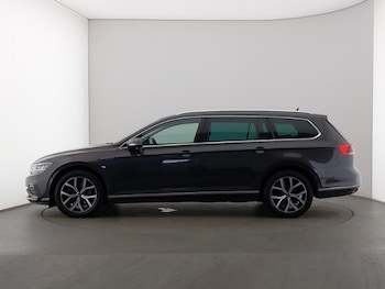 Used Volkswagen Passat 2021 for sale - 78872801: Photo