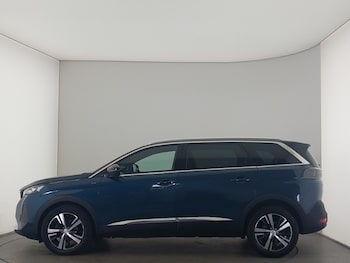 Used Peugeot 5008 2023 for sale - 79372821: Photo