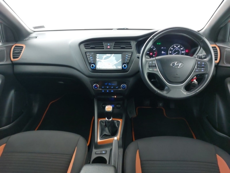 Used Hyundai i20 2015 for sale - 76629288: Photo 2