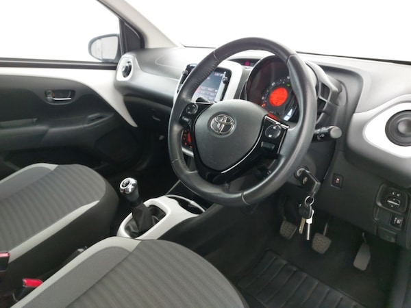 Used Toyota AYGO 2018 for sale - 76282090: Photo 11