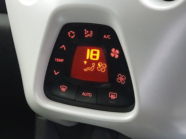 Used Toyota AYGO 2018 for sale - 76282090: Photo 15