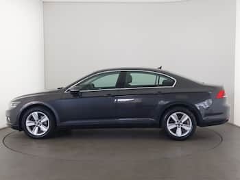 Used Volkswagen Passat 2022 for sale - 79615377: Photo