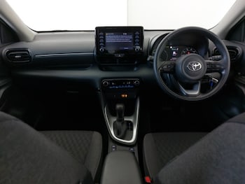 Used Toyota Yaris 2023 for sale - 79176094: Photo