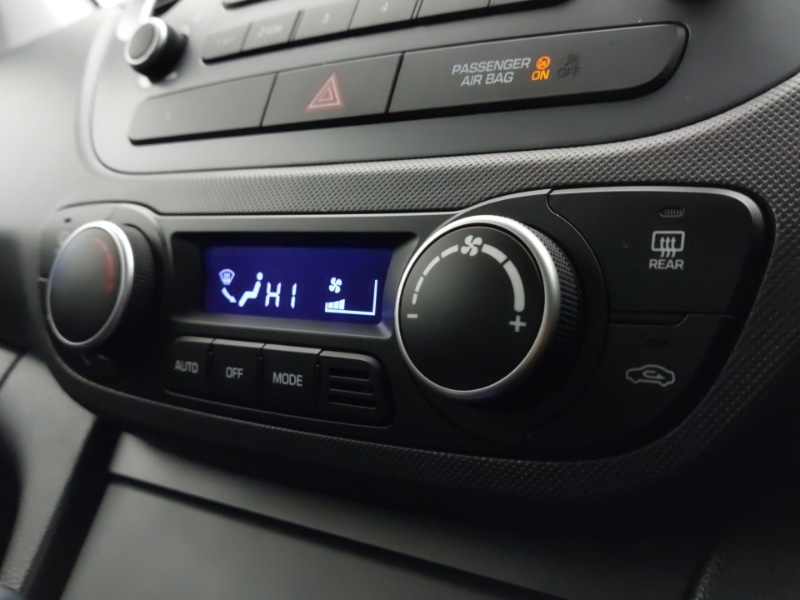 Used Hyundai i10 2018 for sale - 77039335: Photo 15